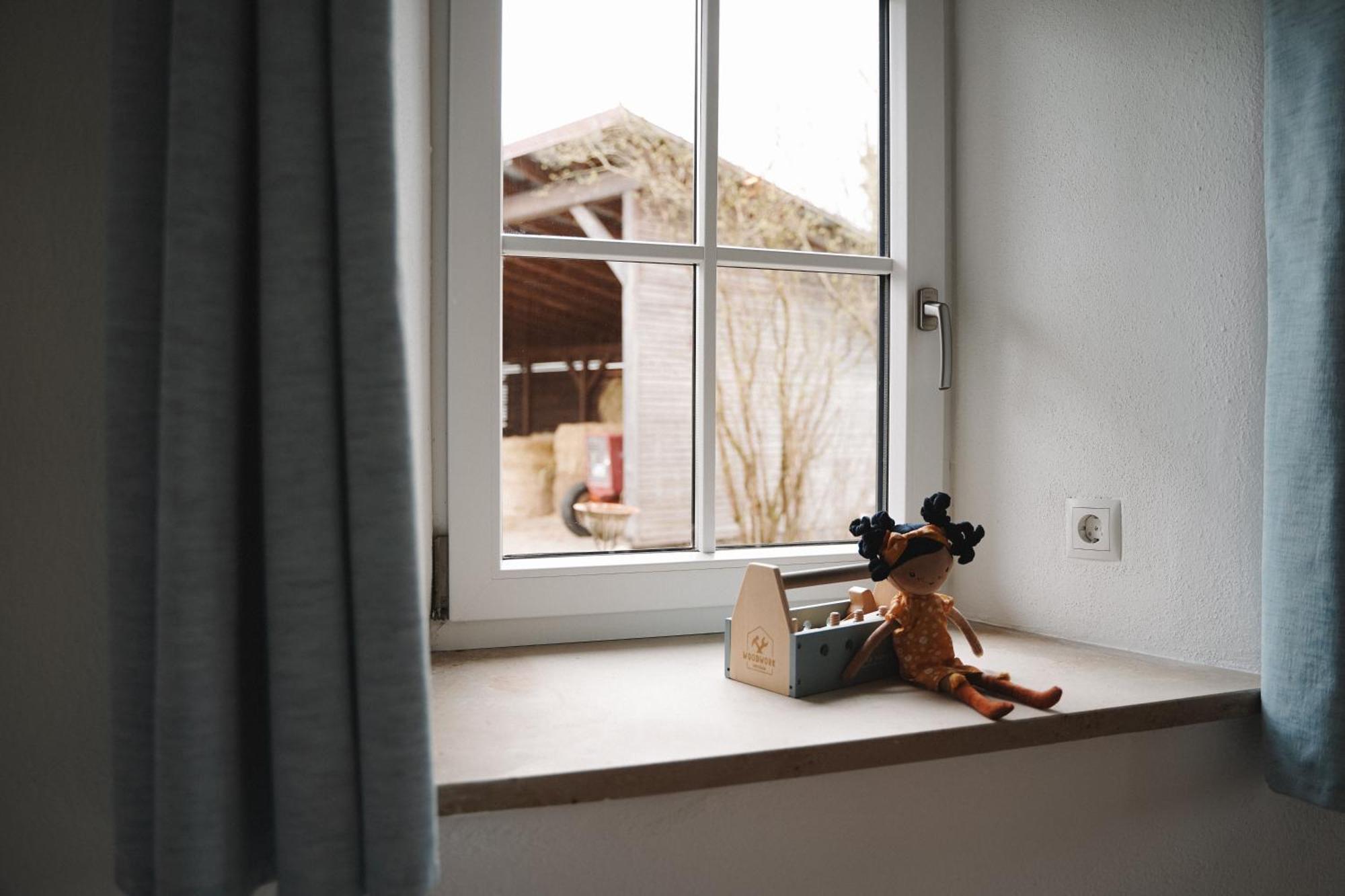 Black Horse Family Apartment - Barrierearm - Pfotenglueck - Familienzeit By Loewenherz Homes Stephanskirchen Exterior foto